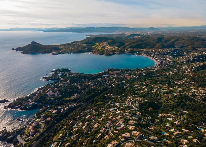 Agay Cap Esterel Le Hameau F2 Clim Plein Sud Dernier Etage Magnifique Vue * Saint-Raphaël