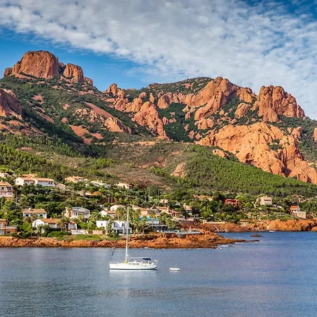 Agay Cap Esterel Le Hameau F2 Clim Plein Sud Dernier Etage Magnifique Vue