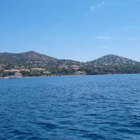 Agay Cap Esterel Le Hameau F2 Clim Plein Sud Dernier Etage Magnifique Vue