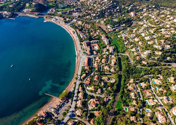 Agay Cap Esterel Le Hameau F2 Clim Plein Sud Dernier Etage Magnifique Vue