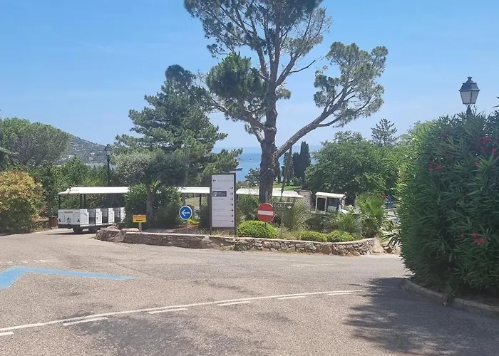 Agay Cap Esterel Le Hameau F2 Clim Plein Sud Dernier Etage Magnifique Vue *